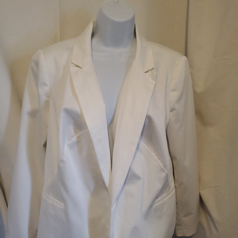 Women's Collections Jacket Tulip Bottom White Size 1X